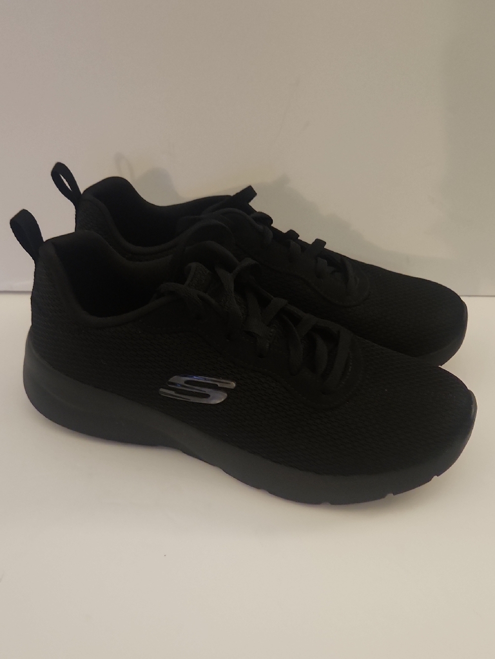 Skechers Women's Black Mesh Lace-Up Athletic Sneakers Size 9